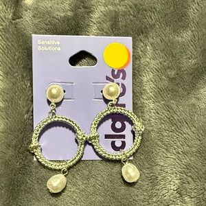 Claire's Glittering Silver and Pearl Earrings